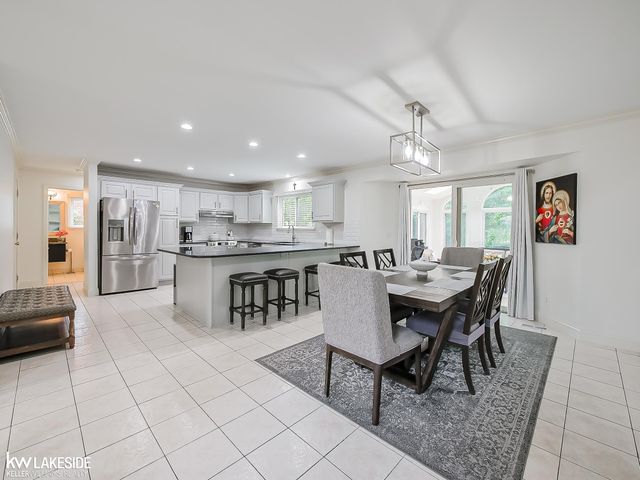 2058 Reagan Drive, Rochester Hills, MI 48309