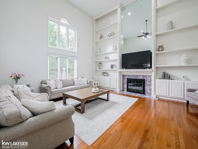 2058 Reagan Drive, Rochester Hills, MI 48309