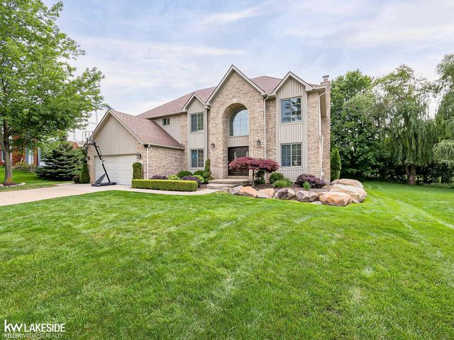 2058 Reagan Drive, Rochester Hills, MI 48309