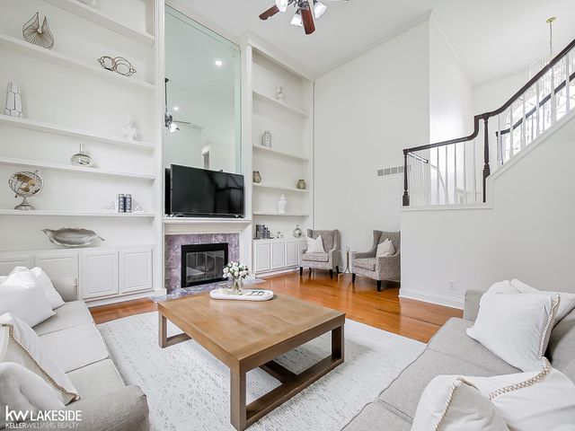 2058 Reagan Drive, Rochester Hills, MI 48309