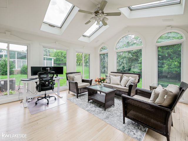 2058 Reagan Drive, Rochester Hills, MI 48309