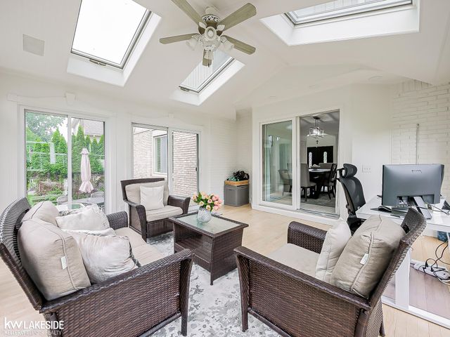 2058 Reagan Drive, Rochester Hills, MI 48309
