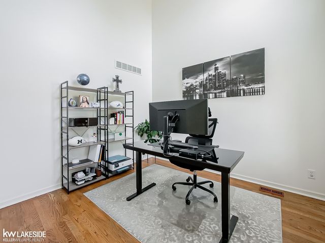2058 Reagan Drive, Rochester Hills, MI 48309