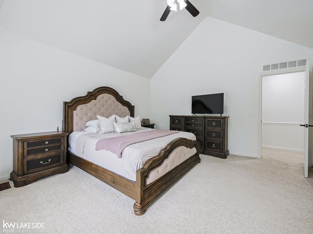 2058 Reagan Drive, Rochester Hills, MI 48309