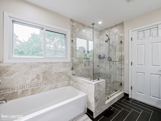 2058 Reagan Drive, Rochester Hills, MI 48309