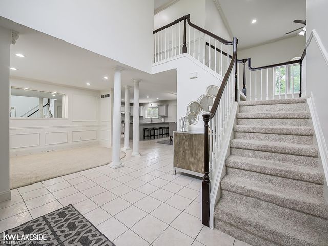 2058 Reagan Drive, Rochester Hills, MI 48309