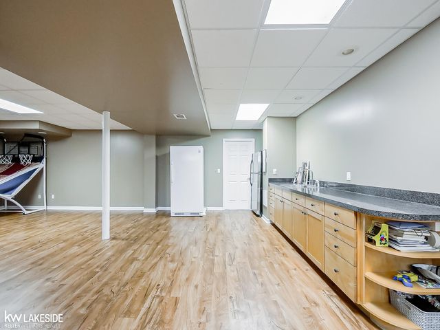 2058 Reagan Drive, Rochester Hills, MI 48309
