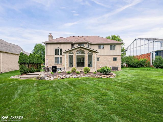 2058 Reagan Drive, Rochester Hills, MI 48309
