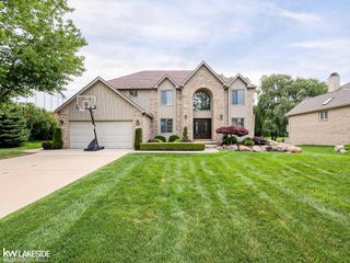 2058 Reagan Drive, Rochester Hills, MI 48309