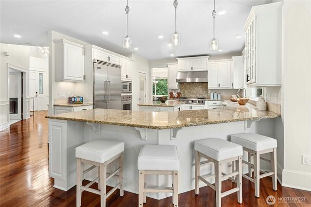 9106 NE 32nd Street, Yarrow Point, WA 98004