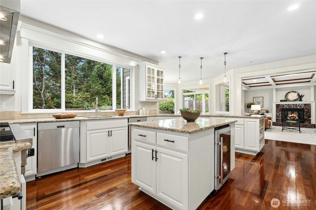 9106 NE 32nd Street, Yarrow Point, WA 98004