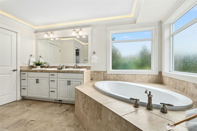 9106 NE 32nd Street, Yarrow Point, WA 98004
