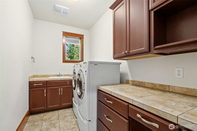 9106 NE 32nd Street, Yarrow Point, WA 98004