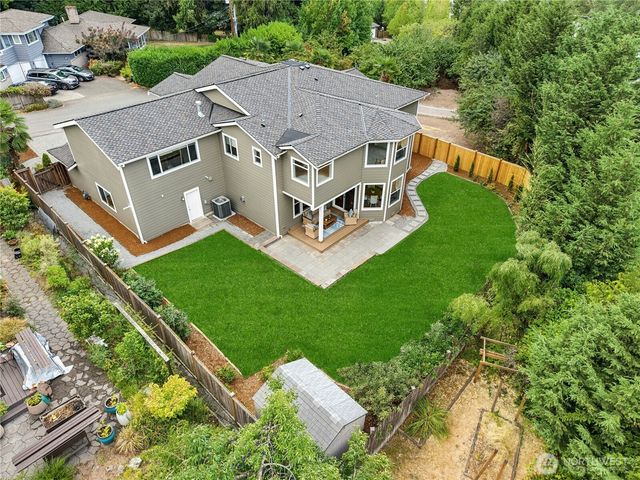 9106 NE 32nd Street, Yarrow Point, WA 98004