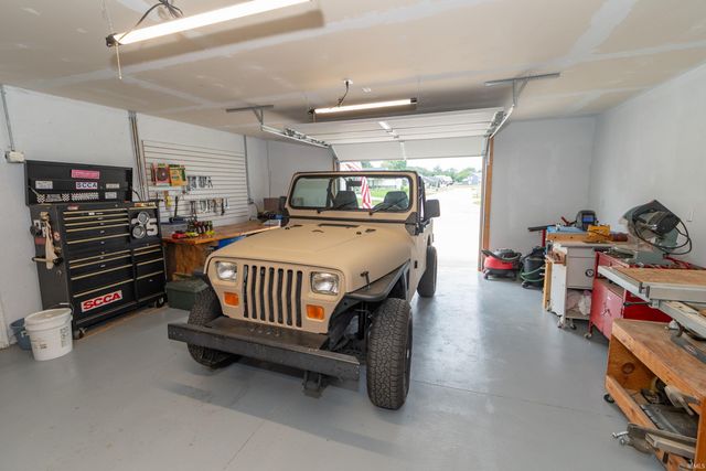 57716 Amber Valley Drive, Elkhart, IN 46517