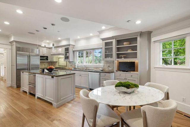 300 Uplands Drive, Hillsborough, CA 94010