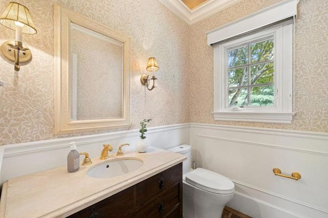300 Uplands Drive, Hillsborough, CA 94010
