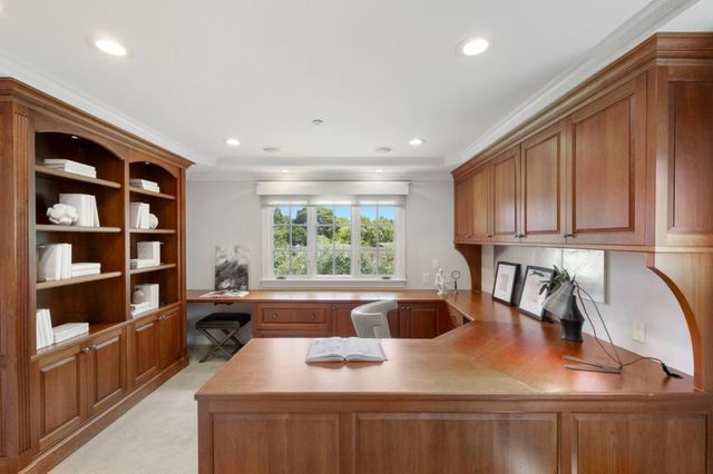 300 Uplands Drive, Hillsborough, CA 94010
