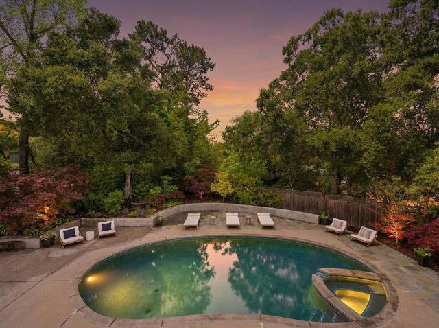 300 Uplands Drive, Hillsborough, CA 94010