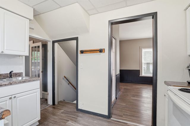 716 W 2nd Street, Cedar Falls, IA 50613