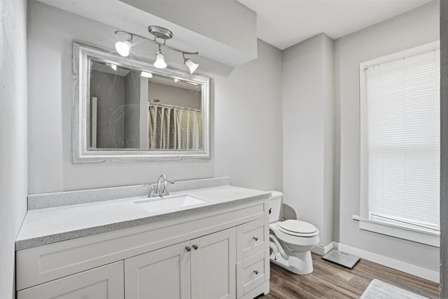 716 W 2nd Street, Cedar Falls, IA 50613