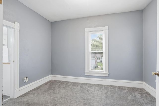 716 W 2nd Street, Cedar Falls, IA 50613