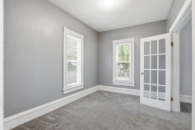 716 W 2nd Street, Cedar Falls, IA 50613