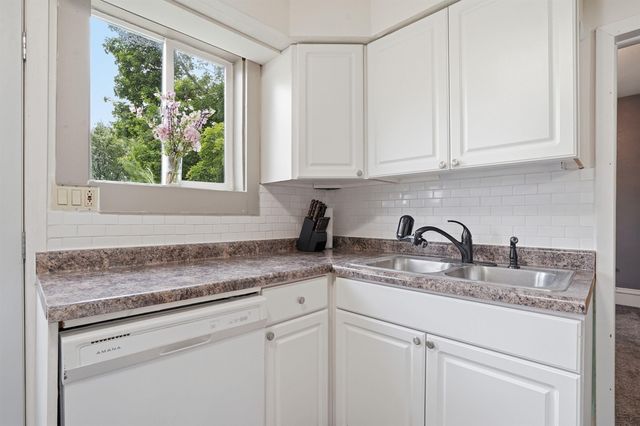 716 W 2nd Street, Cedar Falls, IA 50613