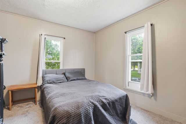716 W 2nd Street, Cedar Falls, IA 50613