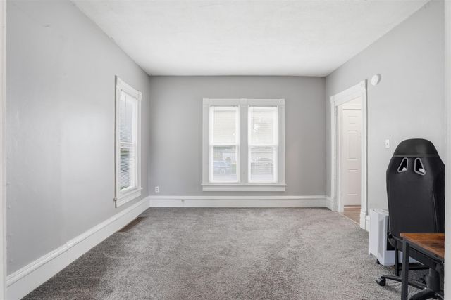 716 W 2nd Street, Cedar Falls, IA 50613