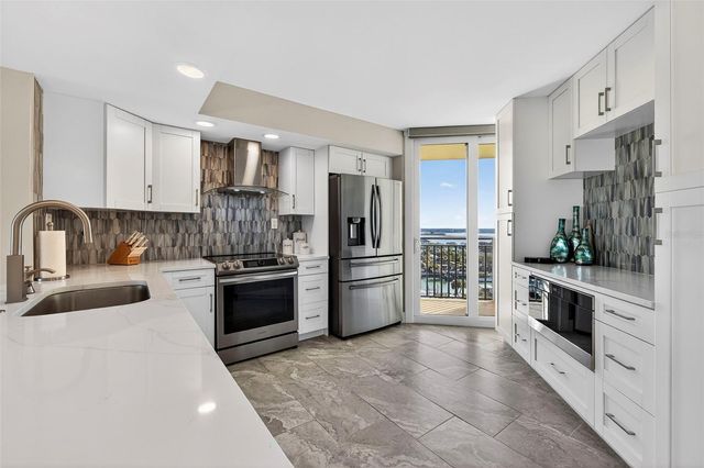 690 ISLAND WAY 1109, Clearwater Beach, FL 33767