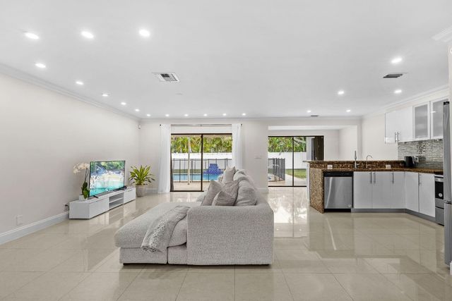 3411 N Park Road, Hollywood, FL 33021