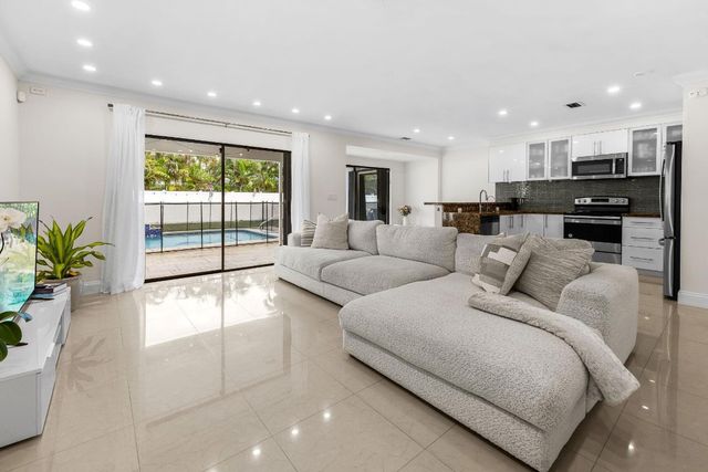 3411 N Park Road, Hollywood, FL 33021