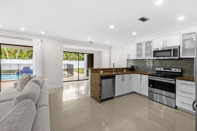 3411 N Park Road, Hollywood, FL 33021