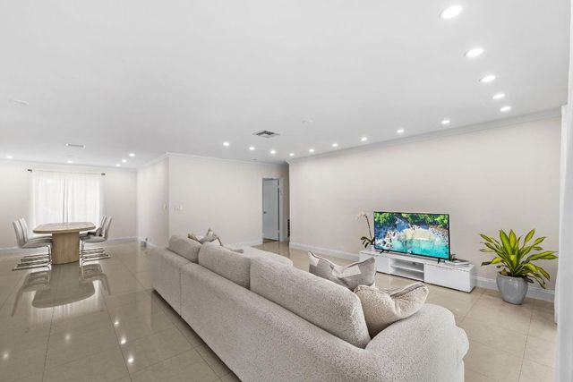 3411 N Park Road, Hollywood, FL 33021