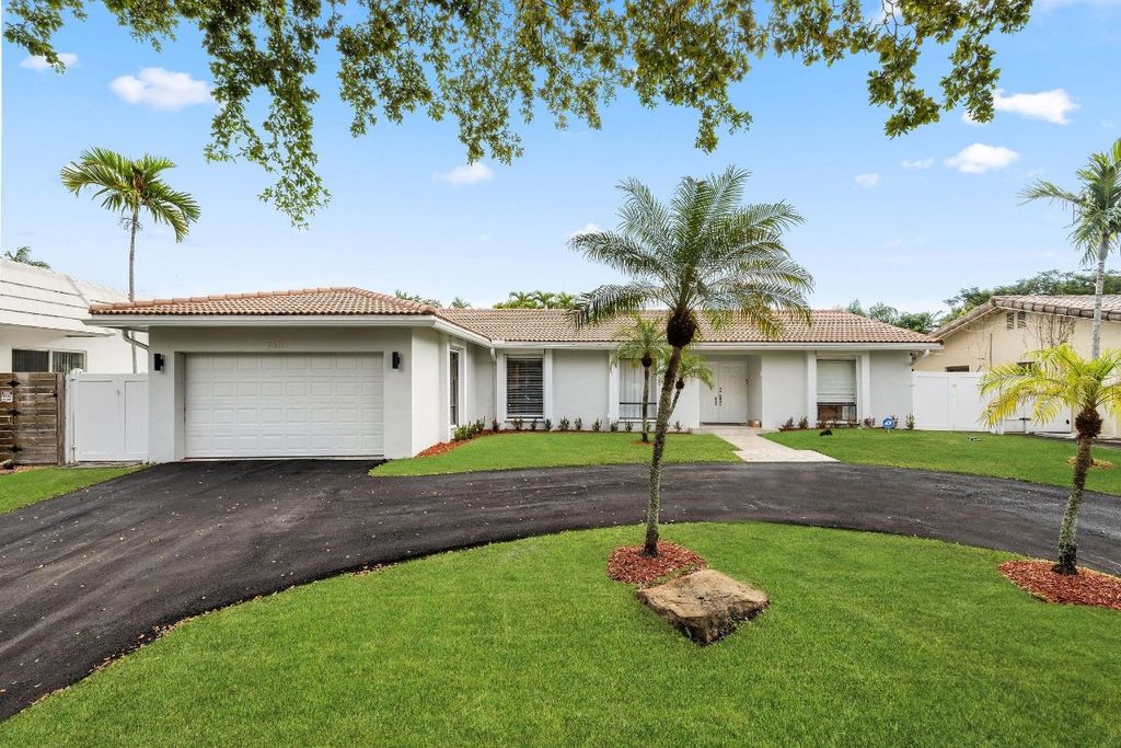 3411 N Park Road, Hollywood, FL 33021