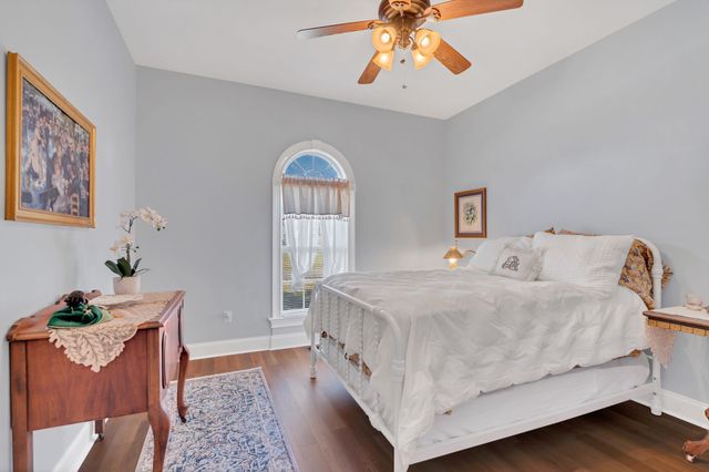 23 Regalwood Dr, Manchester, TN 37355