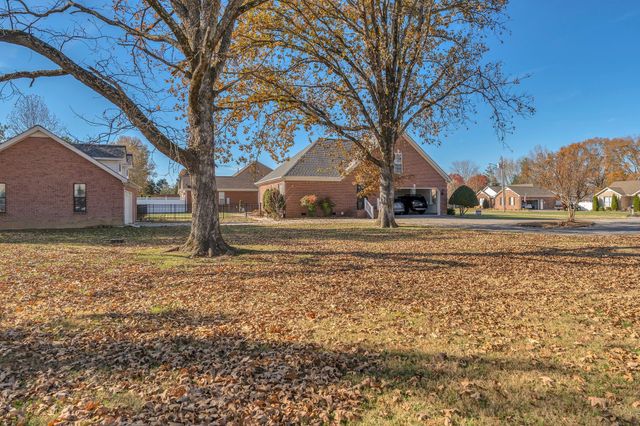 23 Regalwood Dr, Manchester, TN 37355