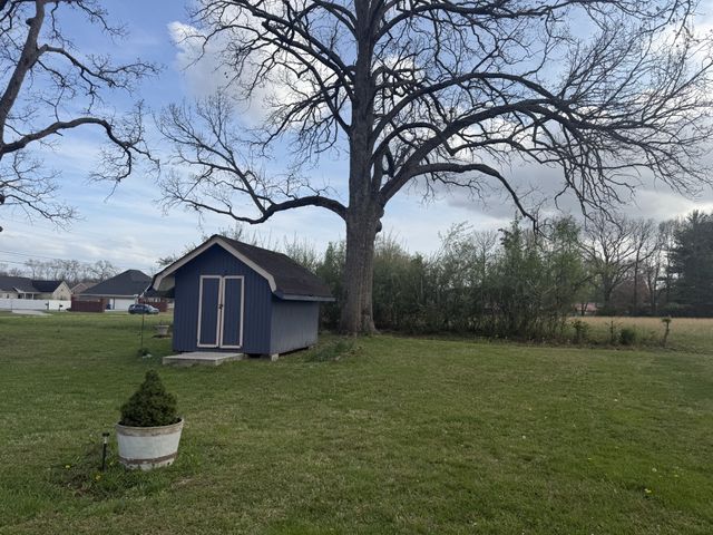 23 Regalwood Dr, Manchester, TN 37355
