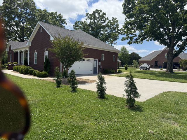 23 Regalwood Dr, Manchester, TN 37355