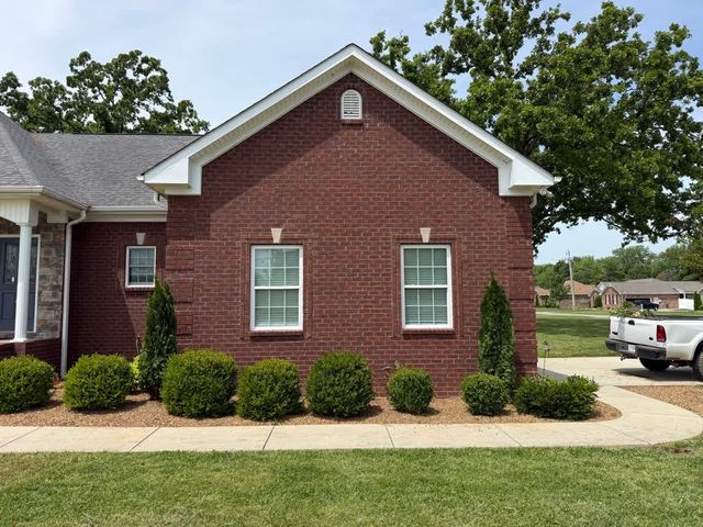 23 Regalwood Dr, Manchester, TN 37355
