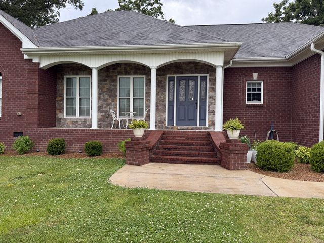 23 Regalwood Dr, Manchester, TN 37355