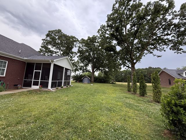 23 Regalwood Dr, Manchester, TN 37355
