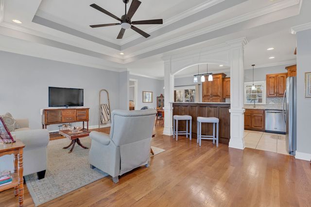 23 Regalwood Dr, Manchester, TN 37355