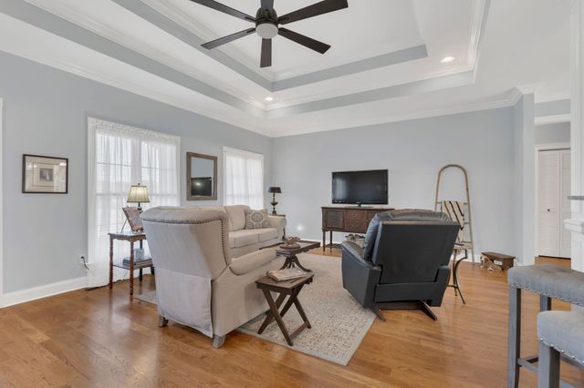 23 Regalwood Dr, Manchester, TN 37355