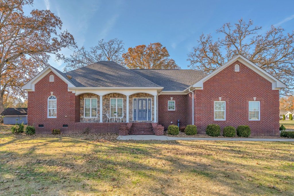 23 Regalwood Dr, Manchester, TN 37355