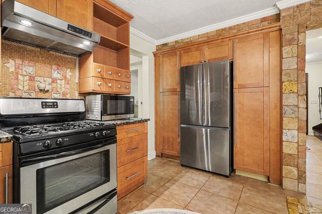 10035 Point View Drive, Jonesboro, GA 30238