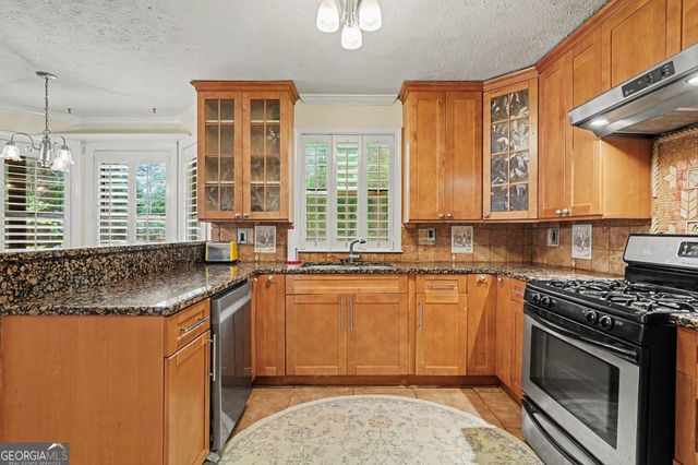 10035 Point View Drive, Jonesboro, GA 30238