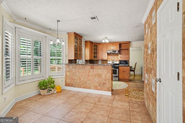 10035 Point View Drive, Jonesboro, GA 30238