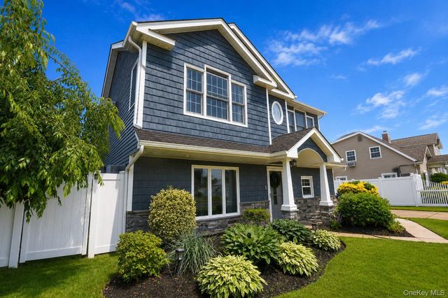 26 Sycamore Lane, Levittown, NY 11756